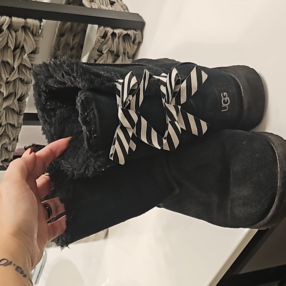 Black bow Uggs